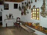 Wnętrze chałupy z drugiej połowy XIX w.