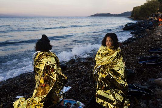 Des enfants sont arrivés sur l'île de Lesbos après avoir traversé la mer Egée depuis la Turquie. AFP PHOTO / DIMITAR DILKOFF