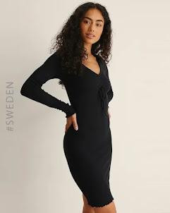 Dress Package Overview • Machine washable. • Classic style. • 95% viscose, 5% elastane. • Full-length.