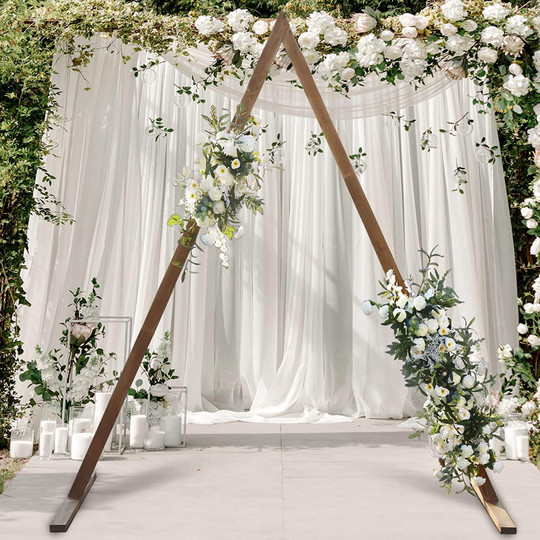 triangleweddingarch.jpg