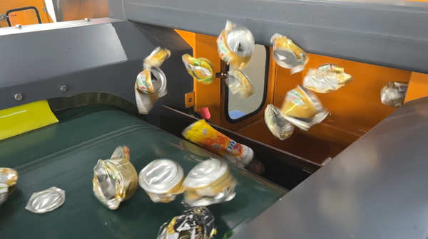 aluminiumcanandplasticbottle.png