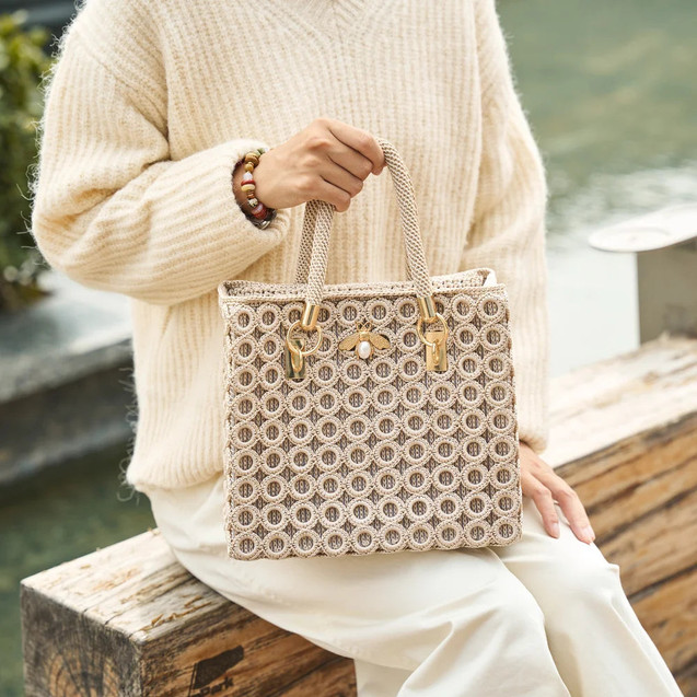 CrochetPark™ Garden Bee Crochet Bag Kit