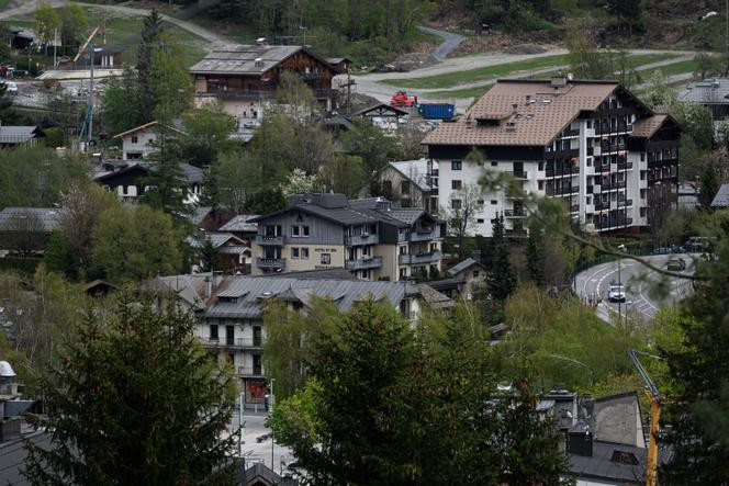 Le centre-ville de Chamonix (Haute-Savoie), le 24 avril 2025.