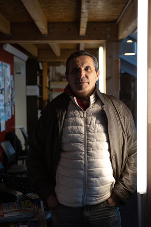 Daniel, ancien consultant et formateur, participant du groupe de convivialité du Secours catholique de Pornic (Loire-Atlantique), le 17 novembre 2025.