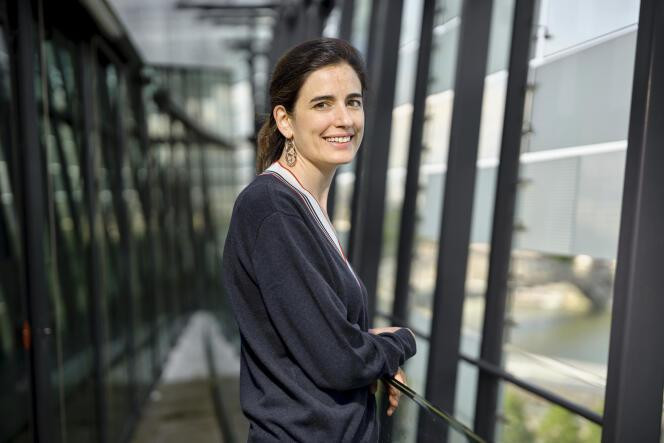 Alexandra Roulet, lauréate du Prix du meilleur jeune économiste 2024, dans les locaux du « Monde », le 22 mai 2024.
