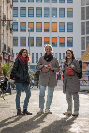 Aïcha Youb, infirmière, Caroline de Charette, psychiatre, et Juliette Paquereau, assistante sociale de l’Emot du CHU, à Nantes, le 19 décembre 2025.