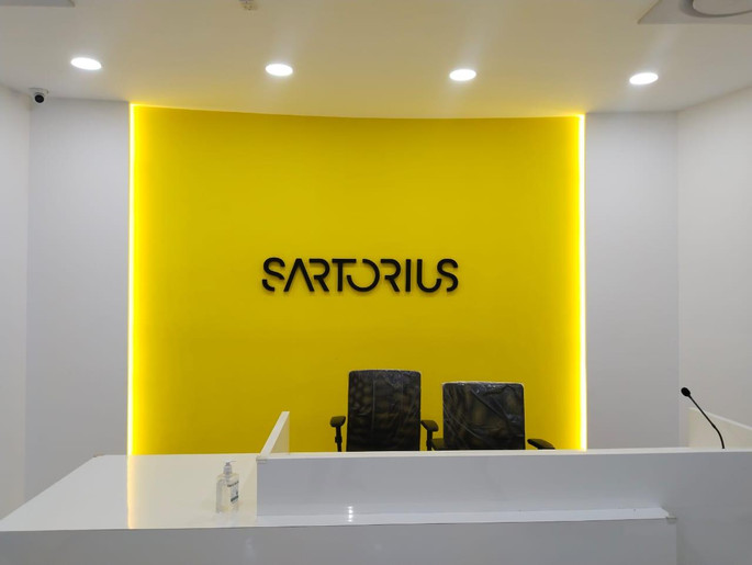 metalsignboardmanufacturersinbangalore.jpg