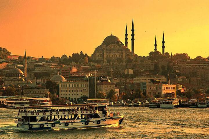 کشتی‌سواری در تنگه بسفر - از مراکز تفریحی استانبول