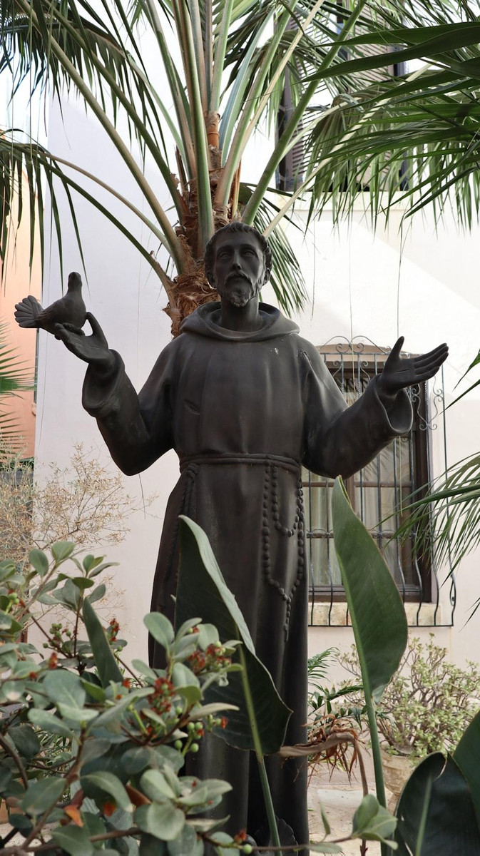 A statue in Chania Old Town