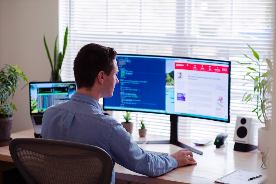 websitedesigncompanyahmedabad.jpg