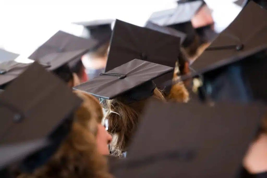 groupofgraduatesscaled11024.jpg