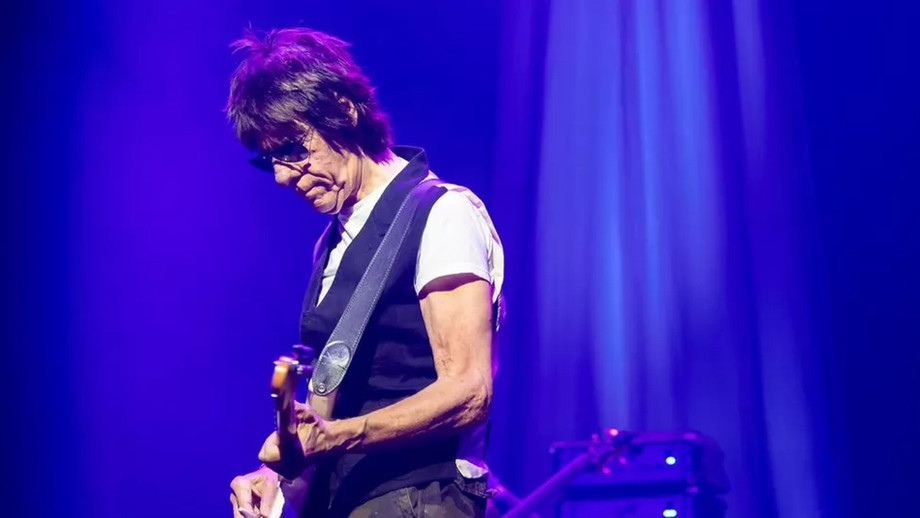 jeffbeckbritishguitarlegenddiesaged78.jpg