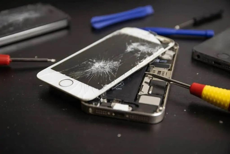 iphonerepairsolutionatlasvegas.jpg