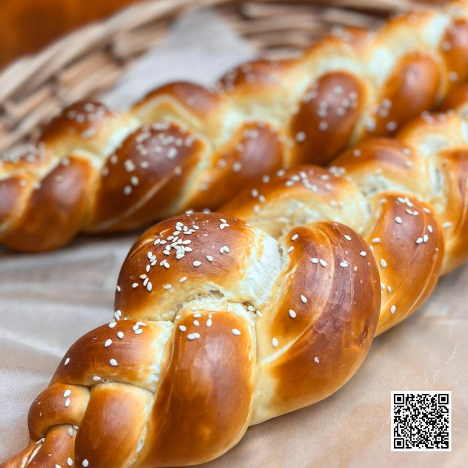 theroleoftwistedbreadsinglobalfoodtraditions.jpg