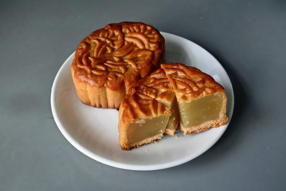 lotuspastemooncake.jpg