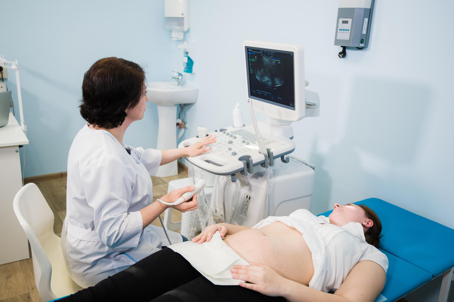 pregnantwomanreceivingultrasoundtreatmentinh20231127051438utc.jpg