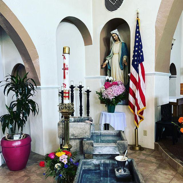 holyofdivinechurch14.jpg