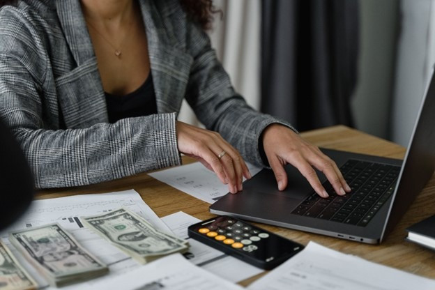 imgi_8_navigatingtowardsfinancialfreedom.jpeg