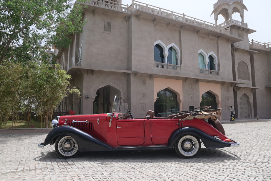 vintagecarhirejaipur.JPG