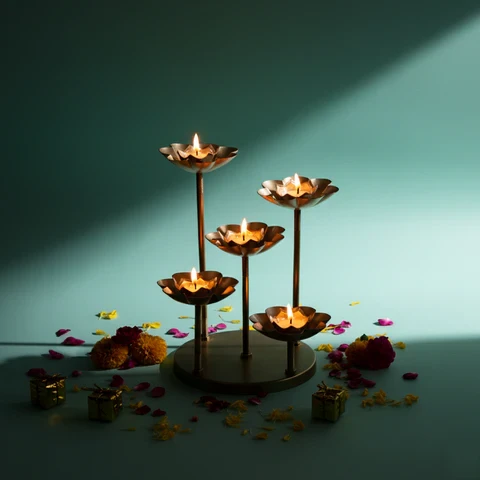 brass_lotus_diya_stand_480x480.webp