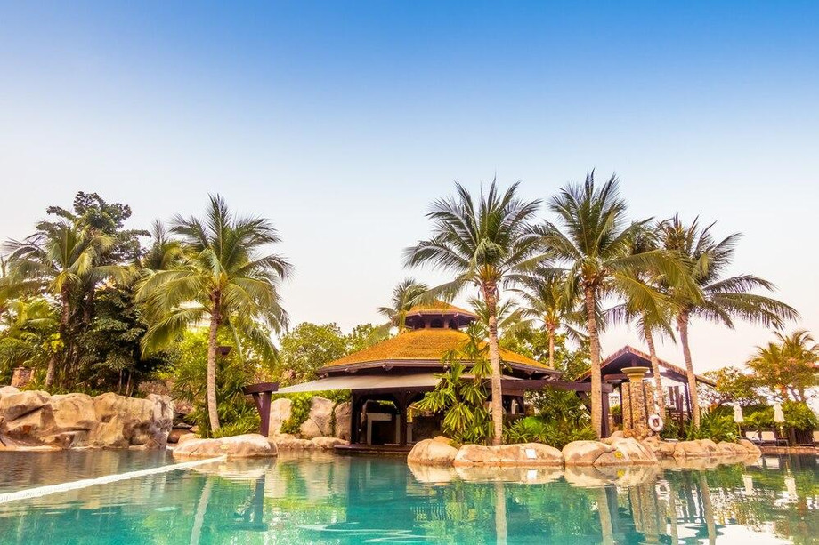 swimmingpool_12033385.jpg