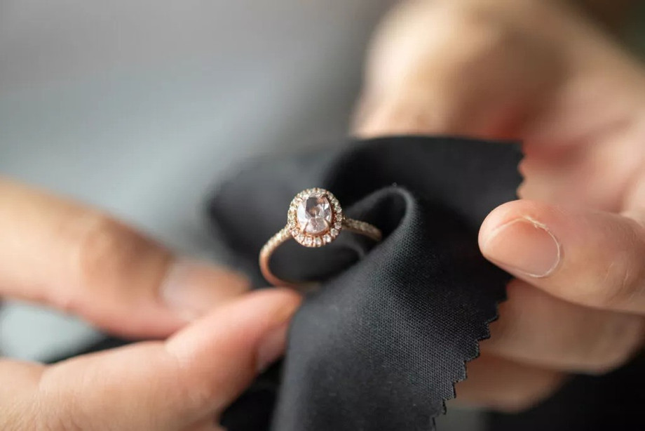whyitisimportanttotrustprofessionalsforjewelrycleaning.jpg