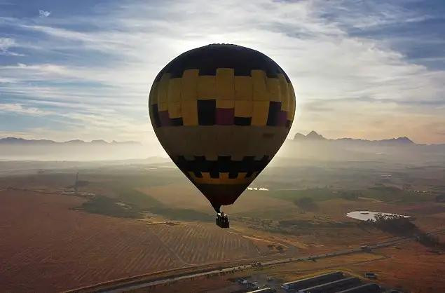 hot_air_ballooning__winelands__7__narrow_60_sharpen_scaled_635w_418h_urcui9n.jpg