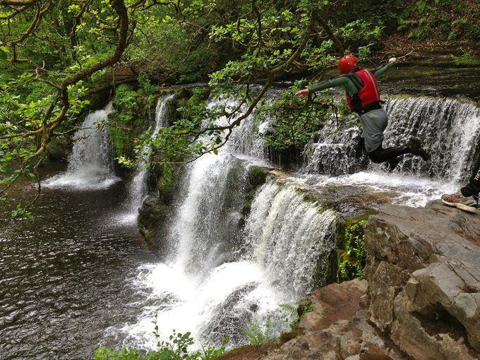 cwmporthwaterfallsbreconbeaconsnationalparkphotoflickrcom680x510.jpg