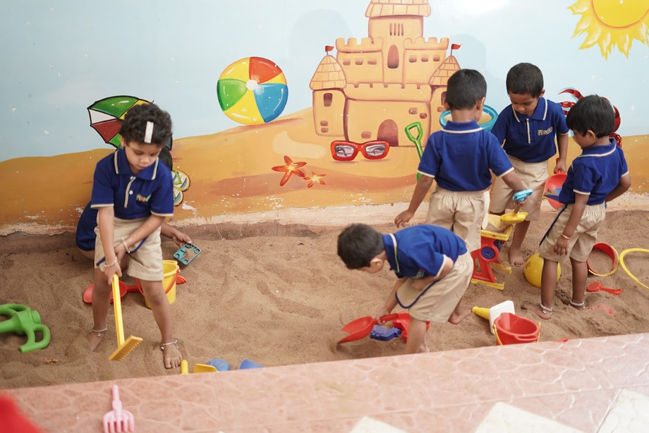 mahilamplayarea.JPG