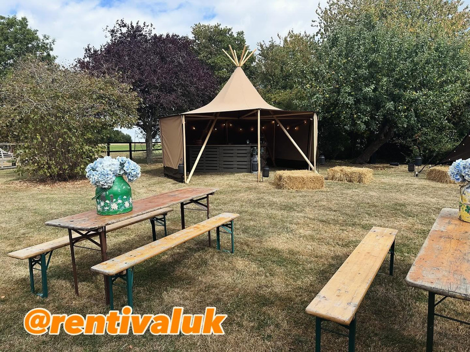 theultimateguidetofestivaleventstagingchoosingtherightsetupforyourvenue.jpg
