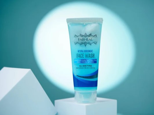 hyaluronicfacewash.jpg