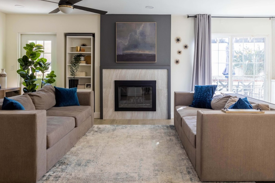 63b8a6191a971767039acd8f_livingroom2.jpg