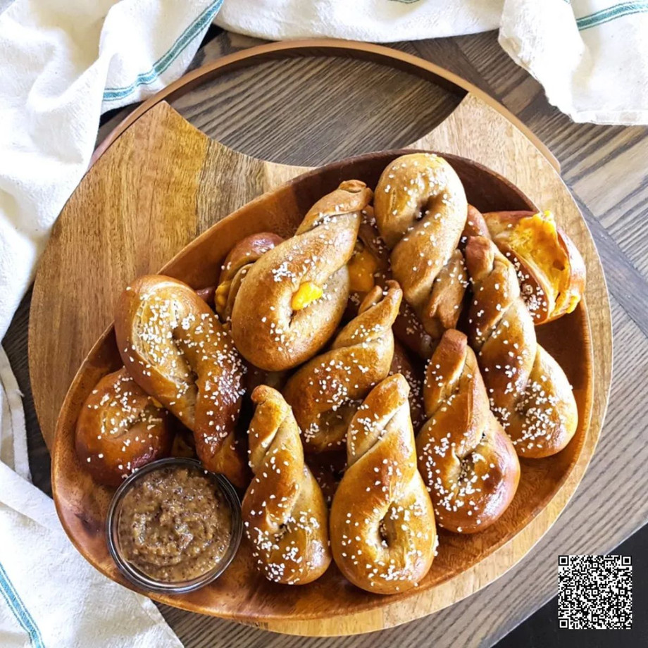howtoservepretzelbraidsatacharcuterieboard.jpg