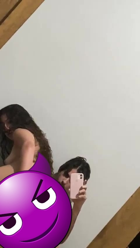 uaef9cr5lo21.jpg