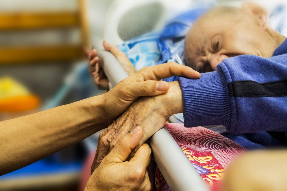 findingrespectfulhomecareservicesforeldersinchikmagalur.jpg