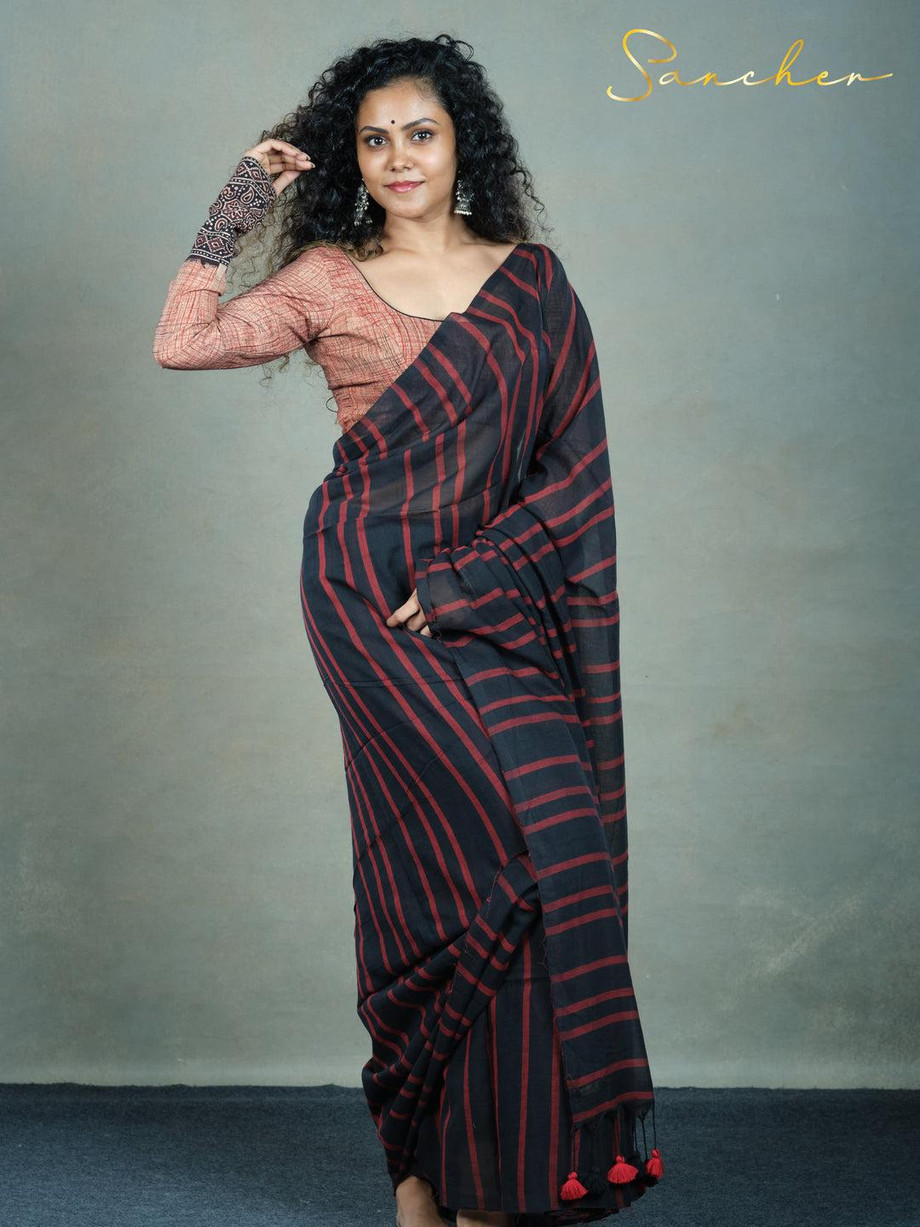 blackandredmulsaree1.jpg
