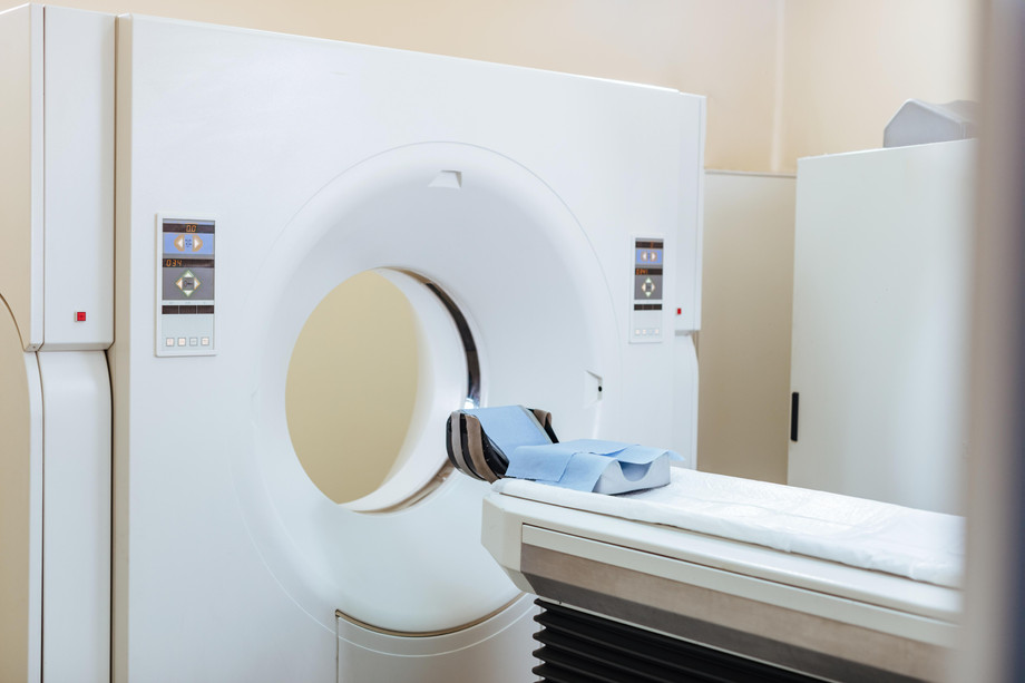 magneticresonanceimagingmachinehospital.jpg