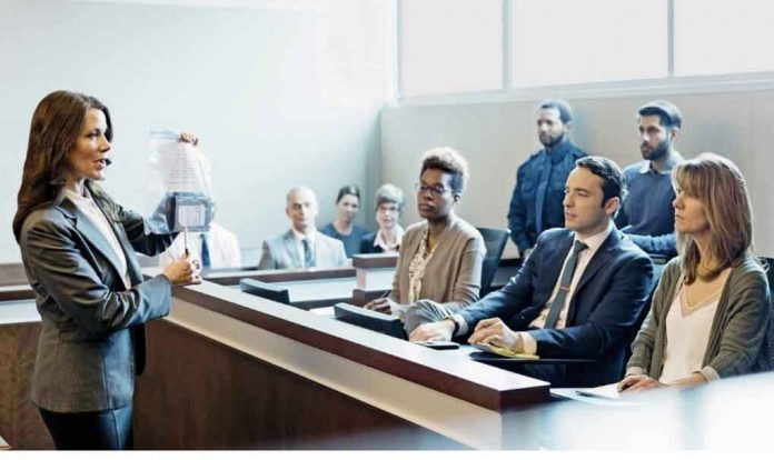 criminallawyerbeforejury696x.jpg