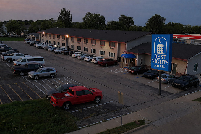hotelout.jpg