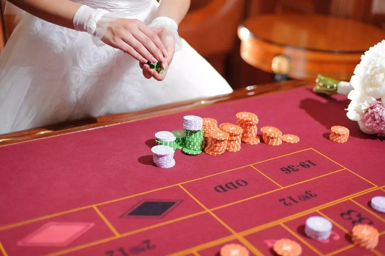 reasonstosetupaweddingcasinohire.jpg