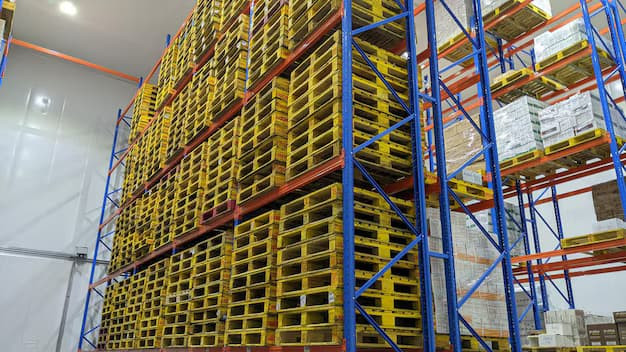 lowangleviewpalletwarehouse_104894411336258.jpg