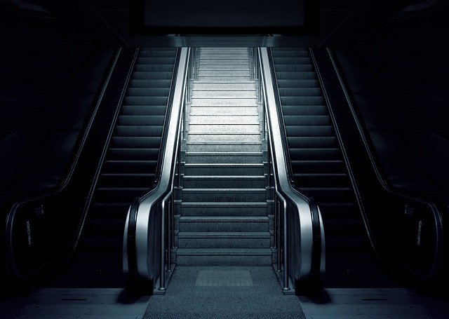 escalator-769790_640.jpg
