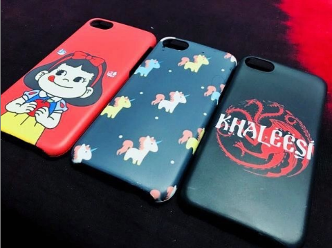 You Can't Buy Samsung Cell Phone Covers At The Apple Store.PNG