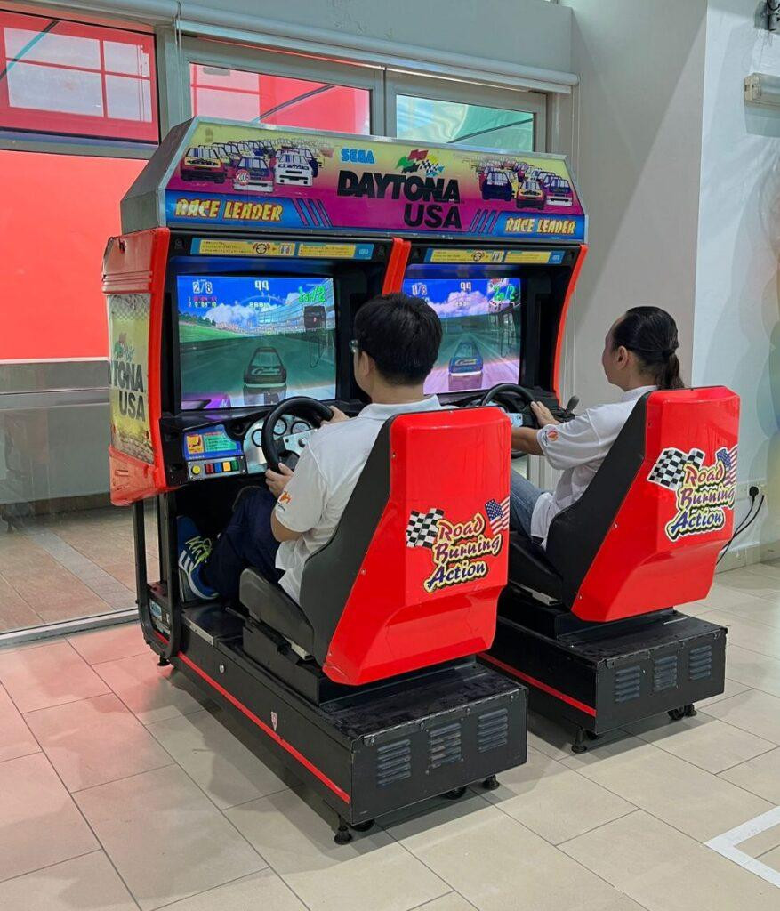 daytonaarcadegame877x1024.jpg