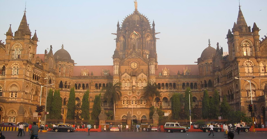 d963cf5ae83c40669f476f6122702199churchgatefrommumbaitour.jpeg