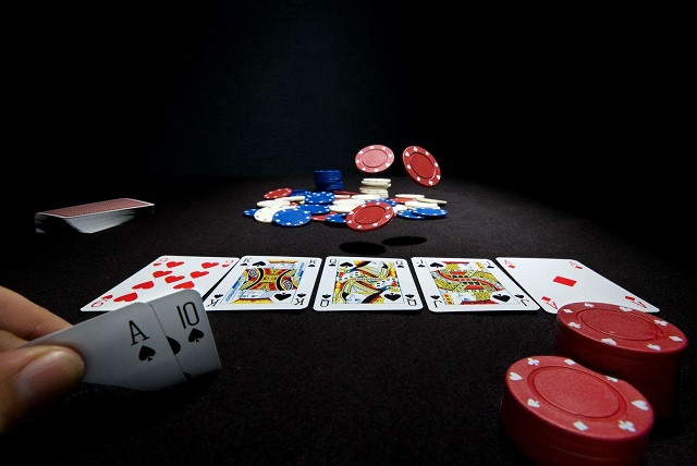 canlipoker2.jpg