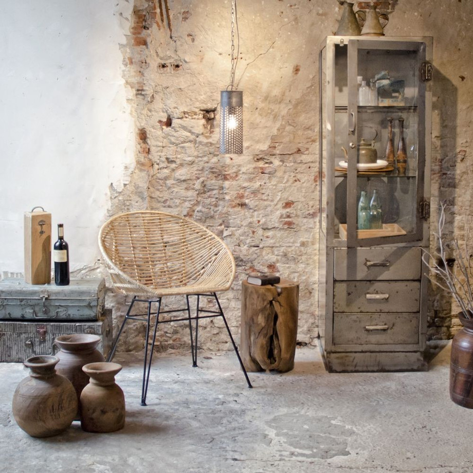 Varon Remembers: Retro Chairs, Sofas, And A Lifetime In London