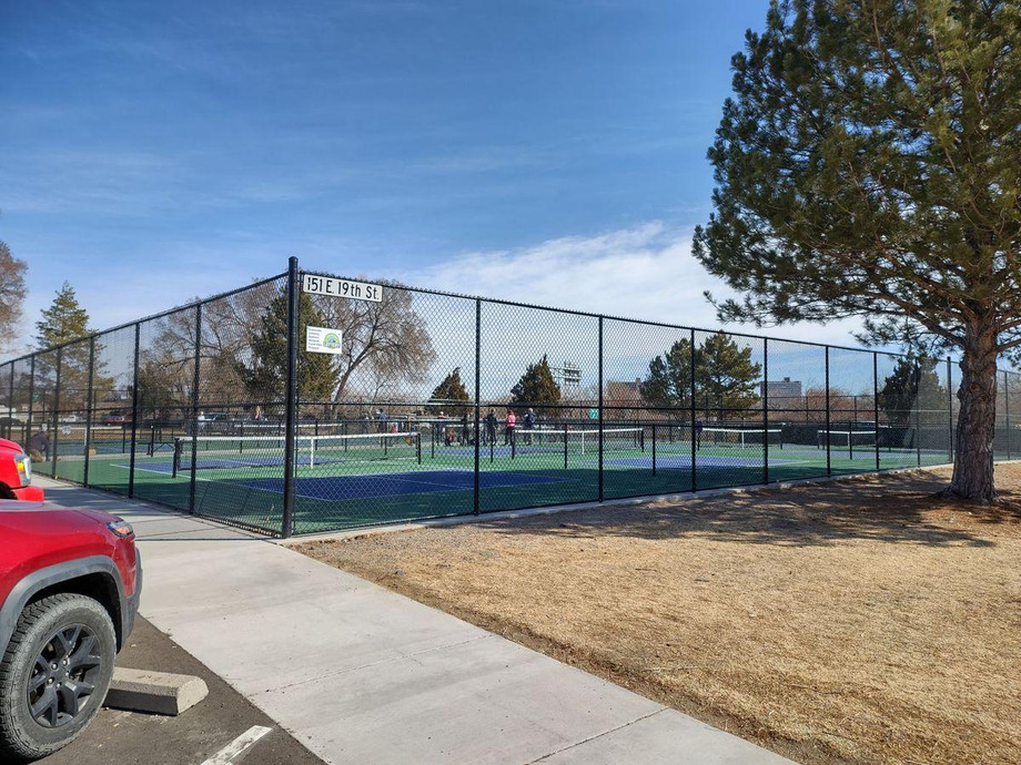 pueblopickleballcourt1200w.jpg