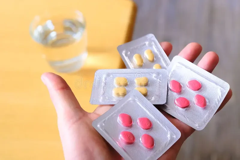pillsraisingincreasingpotencytabletsmalepowersexmedicineconceptmanhealthpillsraisingincreasing140374573.webp