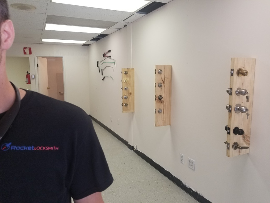 24hourlocksmithrocketlocksmithstcharles.jpg